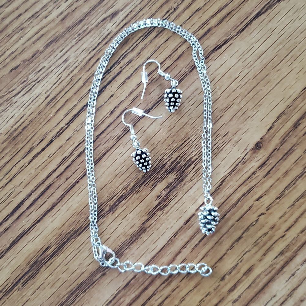 Elegant 14K Gold-Plated Pine Cone Pinecone Drop Dangle Earrings and Necklace Set